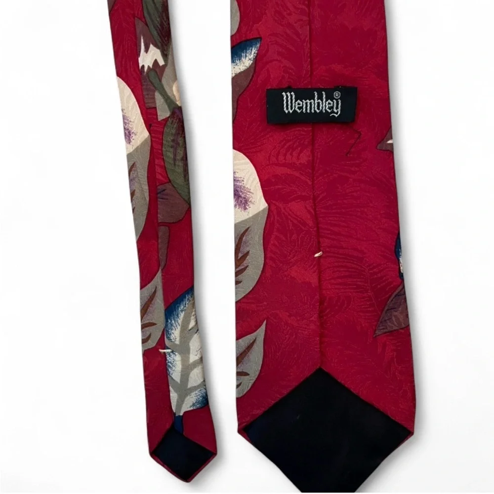 Wembley Vintage Silk Red Floral Neck Tie